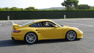 Porsche 997 GT2 jaune filé