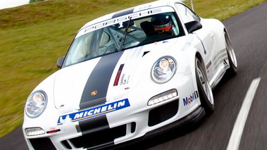 Porsche 997 GT3 MkII Cup blanc 3/4 avant gauche travelling penché 2