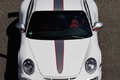 Porsche 997 GT3 RS 4.0 blanc face avant vue de haut debout