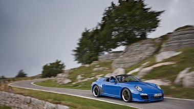 Porsche 997 Speedster bleu 3/4 avant droit travelling