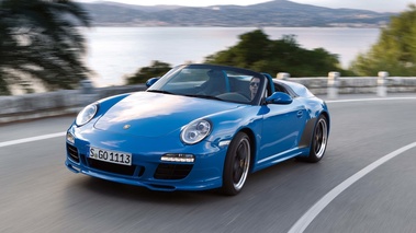 Porsche 997 Speedster bleu 3/4 avant gauche travelling penché 4