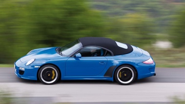 Porsche 997 Speedster bleu filé capoté vue de haut