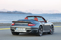 Porsche 997 Turbo Cabriolet MkII anthracite 3/4 arrière droit