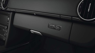 Porsche Boxster S Black Edition - boîte à gants + plaquette numérotée