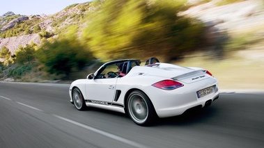 Porsche Boxster Spyder - blanc - 3/4 arrière gauche, dynamique