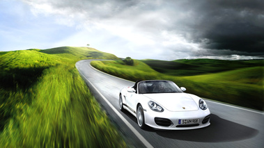 Porsche Boxster Spyder blanc 3/4 avant droit travelling 2