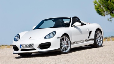 Porsche Boxster Spyder - blanc - 3/4 avant gauche