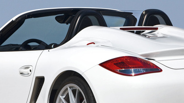 Porsche Boxster Spyder - blanc - détail, bosselage