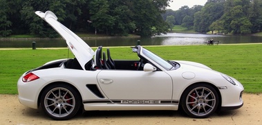 Porsche Boxster Spyder blanc profil capot moteur ouvert