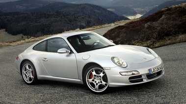 Porsche Carrera 997 grise 3-4 av dyn