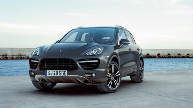 Porsche Cayenne Turbo - marron - 3/4 avant gauche