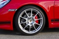 Porsche Cayman R rouge jante