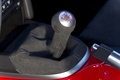 Porsche Cayman R rouge levier de vitesses