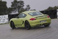 Porsche Cayman R vert 3/4 arrière gauche penché 2