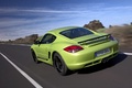 Porsche Cayman R vert 3/4 arrière gauche travelling penché 2