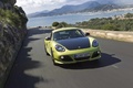 Porsche Cayman R vert 3/4 avant droit travelling penché 3