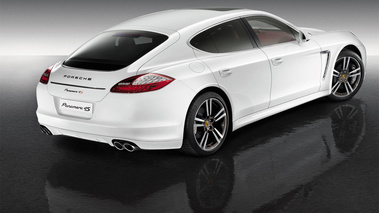 Porsche Panamera 4S Middle East Edition - Blanche - 3/4 arrière droit