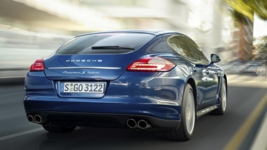 Porsche Panamera S Hybrid - Bleue - 3/4 arrière droit