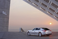 Porsche Panamera Turbo gris 3/4 arrière gauche