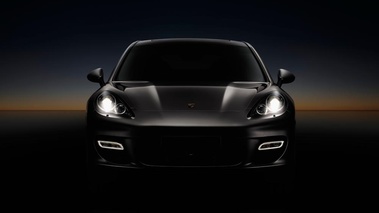 Porsche Panamera Turbo gris face avant 2