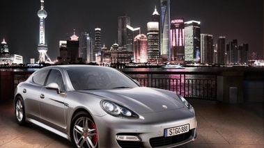 Porsche Panamera Turbo GRISE 3/4 AV