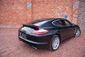 Porsche Panamera Turbo noir Courtrai 3/4 arrière droit