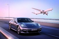 Porsche Panamera Turbo S - grise - 3/4 avant droit, dynamique