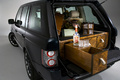 Range Rover Holland&Holland by Overfinch 3/4 arrière droit coffre ouvert et vodka 