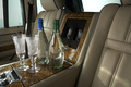 Range Rover Holland&Holland by Overfinch bouteilles et verres à l'arrière