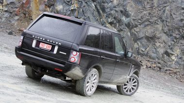 Range Rover Supercharged noir 3/4 arrière droit penché