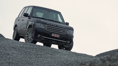 Range Rover Supercharged noir 3/4 avant droit penché 2