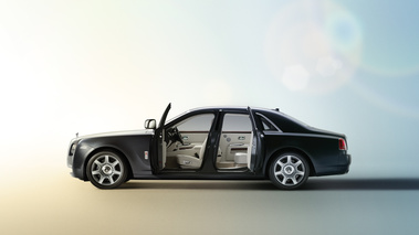 Rolls Royce 200 EX Noire Profil