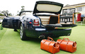 Rolls-Royce Drophead Coupe Pebble Beach - 3/4 arrière, coffre ouvert +  accessoires