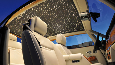 Rolls Royce Phantom Coupe gris ciel de toit 2