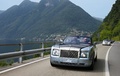 Rolls Royce Phantom Drophead Coupe bleu face avant travelling penché
