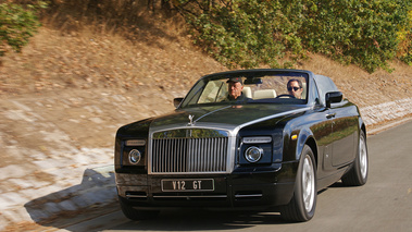 Rolls Royce Phantom Drophead Coupe noir 3/4 avant gauche travelling