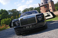 Rolls Royce Phantom Drophead Coupe noir face avant portes ouvertes penché