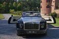 Rolls Royce Phantom Drophead Coupe noir face avant portes ouvertes
