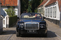 Rolls Royce Phantom Drophead Coupe noir face avant travelling 2