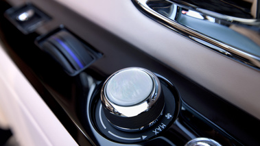 Rolls Royce Phantom LWB Mondial de l'Automobile Paris 2010 anthracite bouton