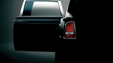 Rolls Royce Phantom LWB noir porte