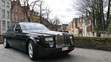 Rolls Royce Phantom / noire /  3/4 avant gauche 