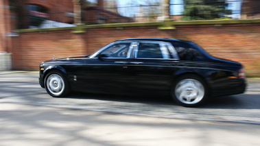 Rolls Royce Phantom / noire / dynamique profil 