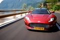 Spyker C8 Aileron rouge face avant travelling 2