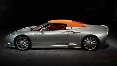 Spyker C8 Aileron Spyder - grise - profil, fermée
