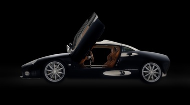 Spyker C8 Laviolette noir profil portes ouvertes