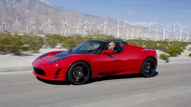 Tesla Roadster Sport rouge 3/4 avant gauche travelling 2