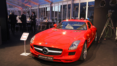 Mercedes SLS AMG rouge 3/4 avant gauche