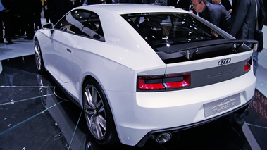 Mondial de l'Automobile Paris 2010 - Audi Quattro concept blanc 3/4 arrière gauche