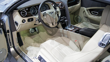 Mondial de l'Automobile Paris 2010 - Bentley Continental GT gris intérieur